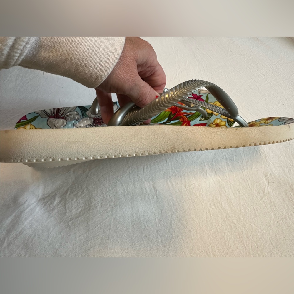 Vionic Beach Noosa Women's Floral Flip Flops Multicolor Arch Support Size 8 - Picture 4 of 6